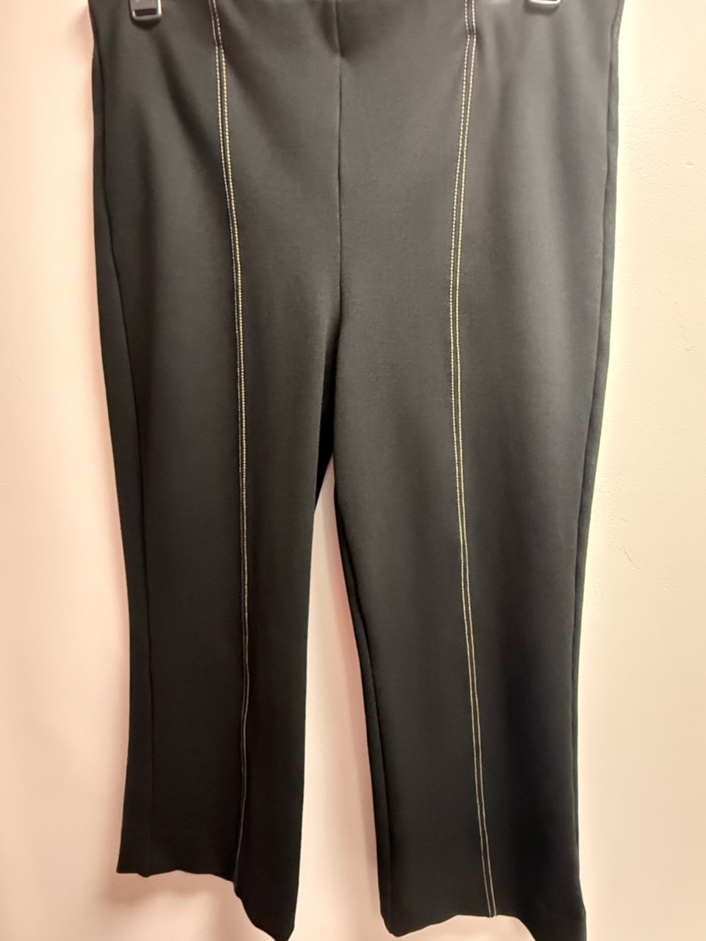 Like New (Worn Once) the essential  Crop Flare by Anthropologie Black Pants L